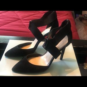 Jessica Simpson absolutely gorgeous heels